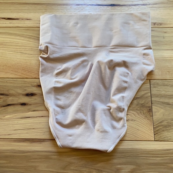 SKIMS CORE CONTROL BRIEF - Picture 4 of 4